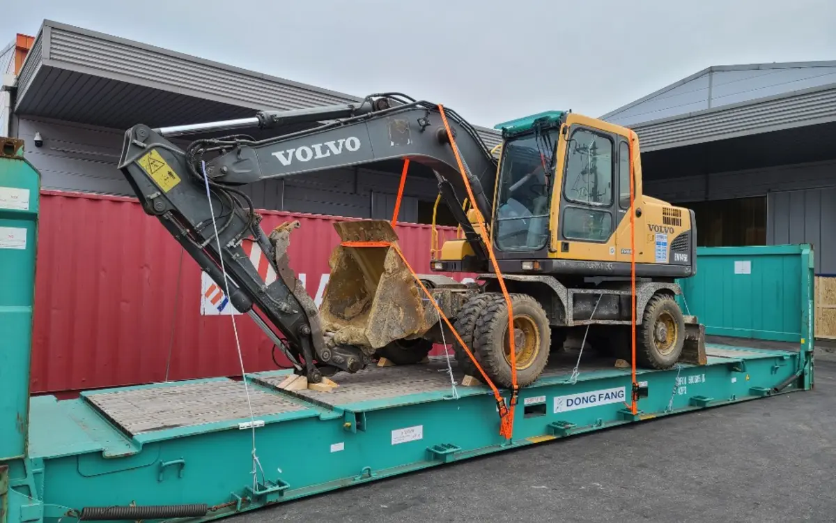 Equipment preparation at port