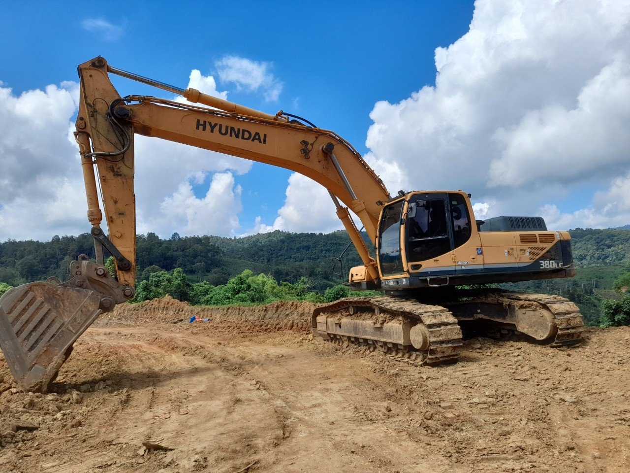 HYUNDAI R380LC